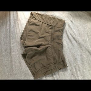 Black Speed Up Lululemon shorts